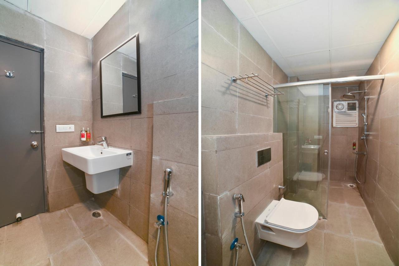 Vaccinated Staff- Oyo Townhouse 384 Nk Hotels Dispur Εξωτερικό φωτογραφία